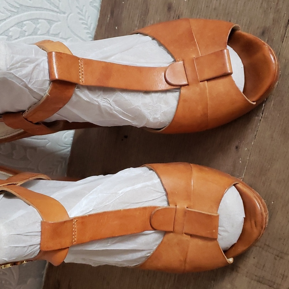 COACH shoes in natural leather size 10